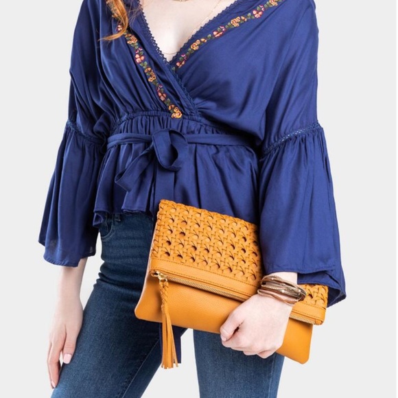 SOLD Woven Fold Over Clutch Purse - Picture 3 of 3